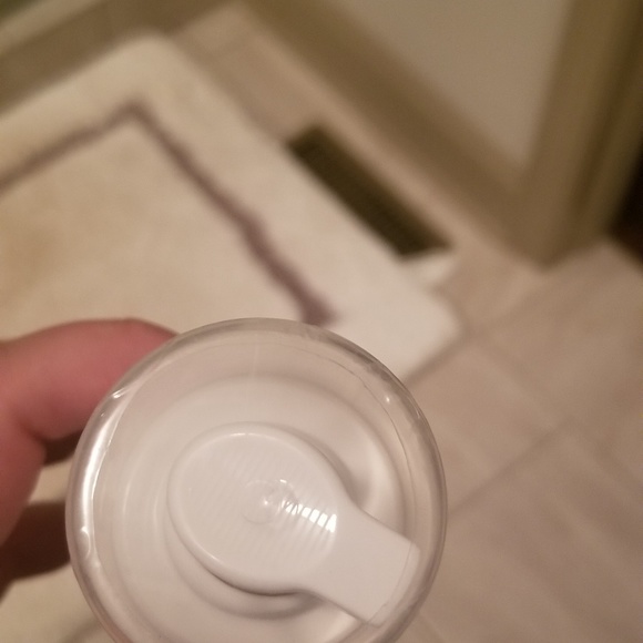 Rodan and Fields Sunless Tanner - Picture 5 of 6